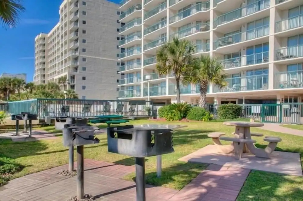 Ashworth 1106 2 Bedroom Condo by RedAwning, North Myrtle Beach