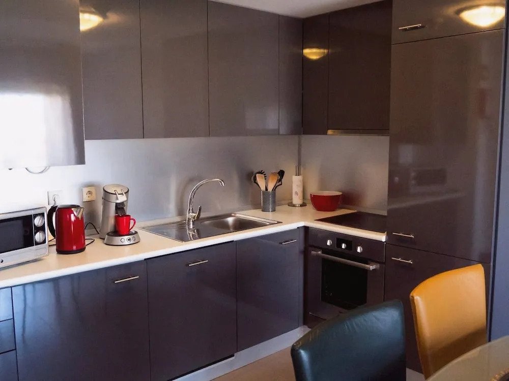 Modern Apartment in Portimão with Swimming Pool