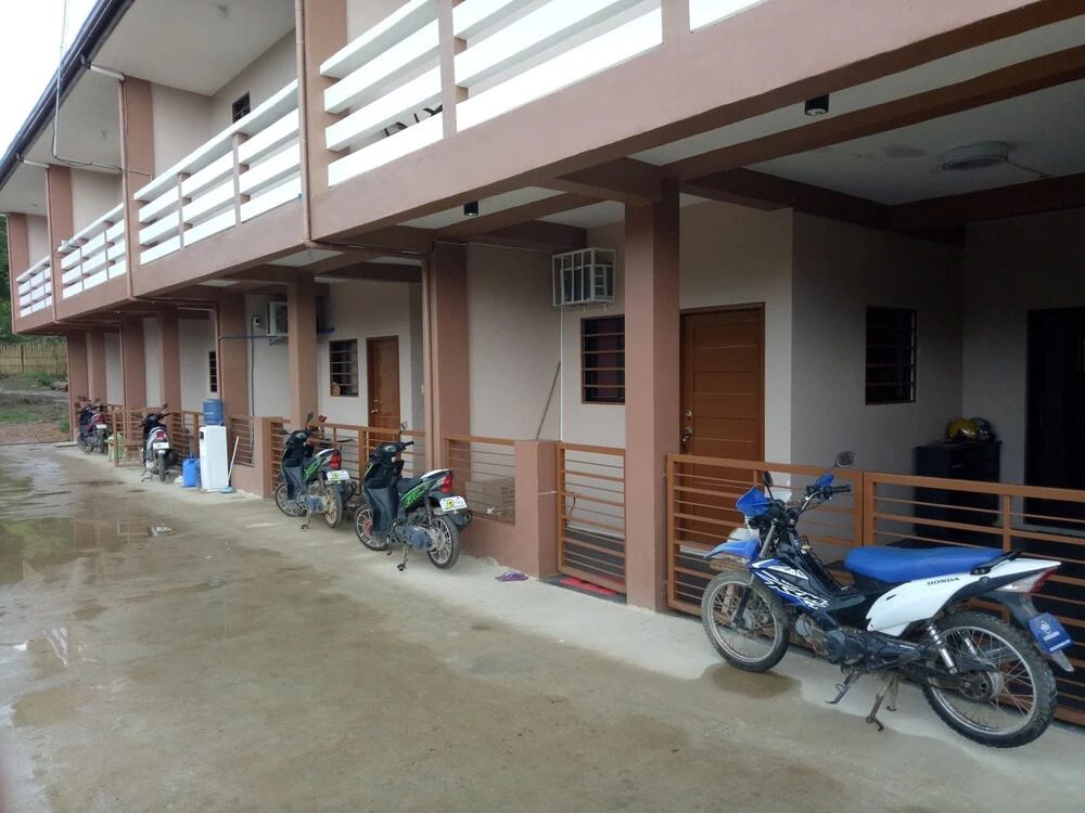 AV7 Guest House