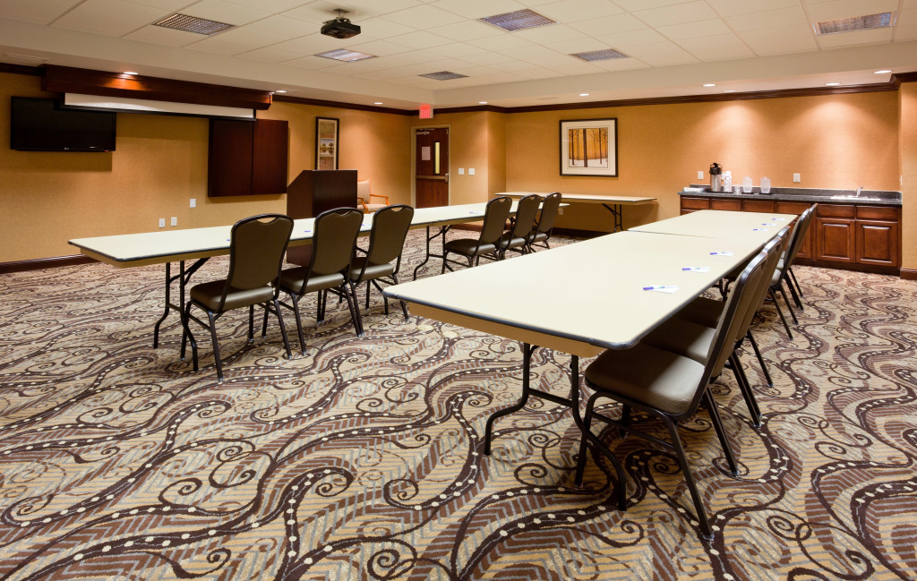 Holiday Inn Express & Suites - Mason City by IHG