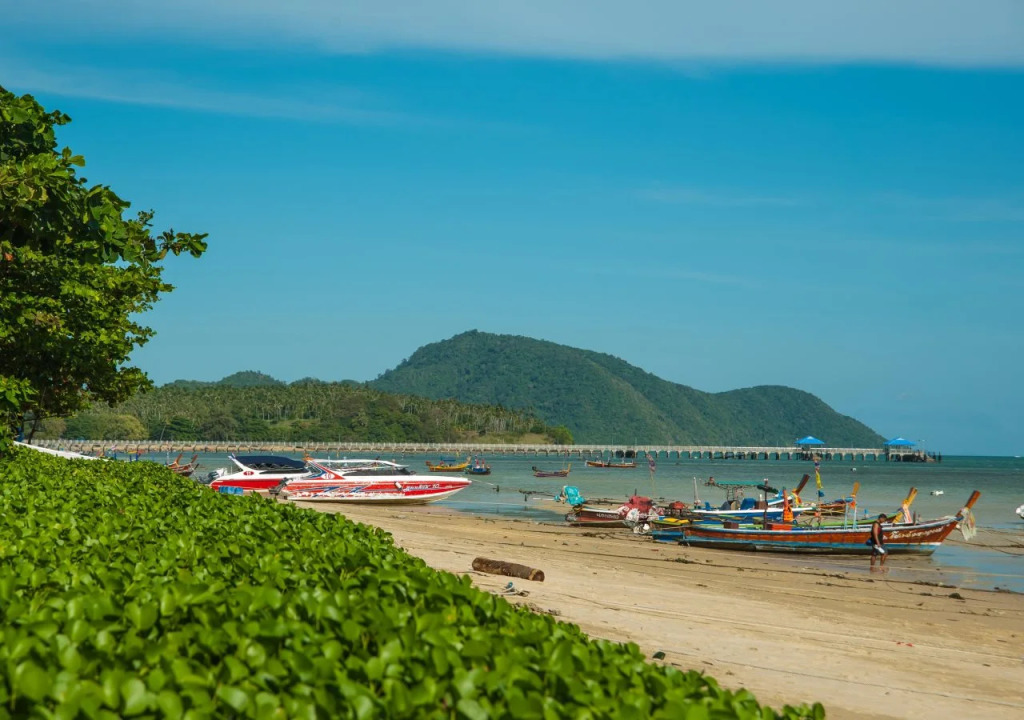 The Title KR Beach Condotel Rawai Beach