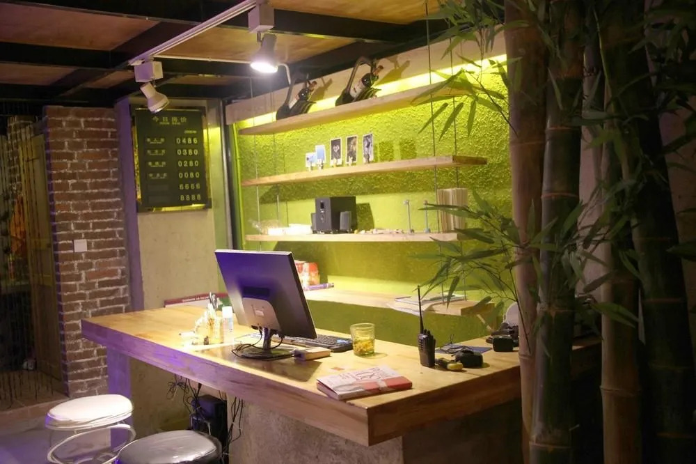 Yiluyuan Apartment Hotel