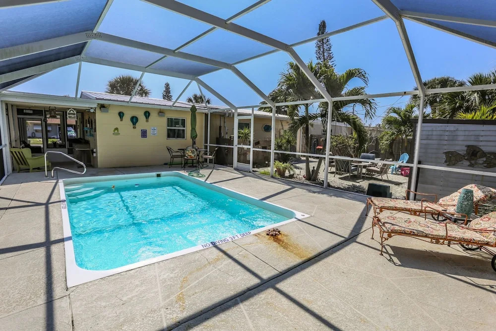 155 Hibiscus Dr - M