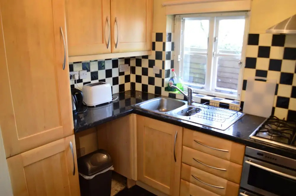1 Bedroom Flat Facing the Docks