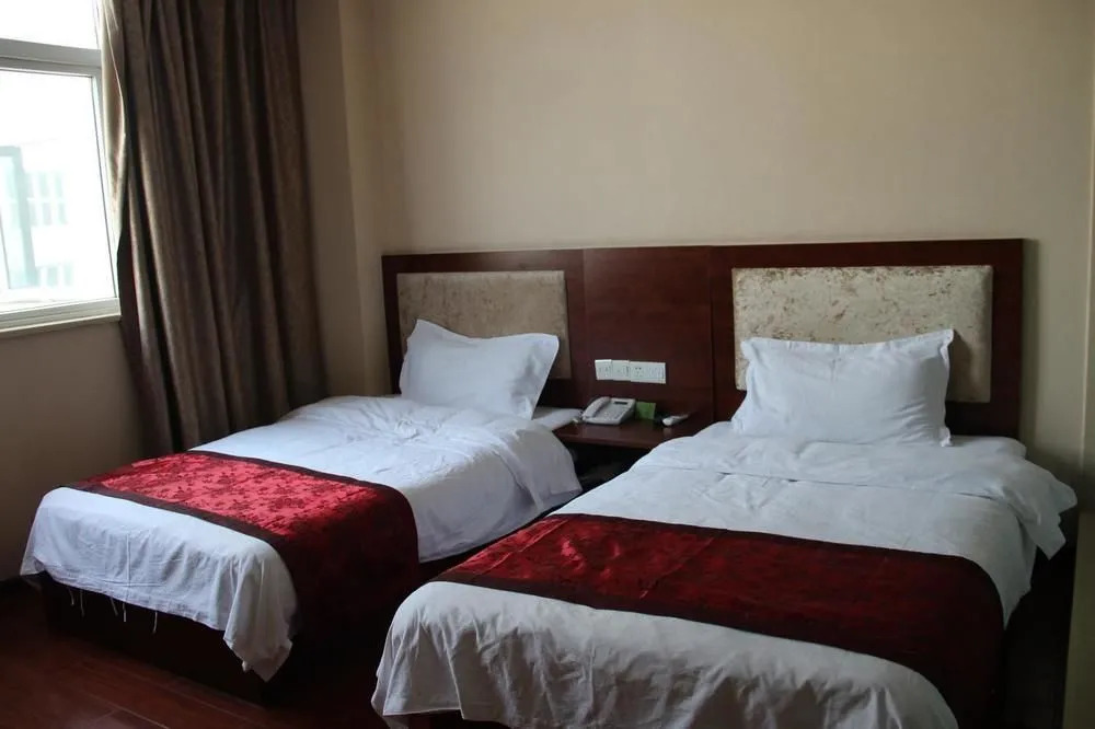 Yibin Business Hotel
