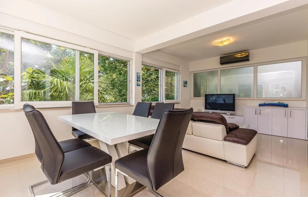 Awesome Home In Novi Vinodolski