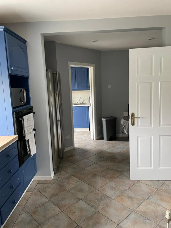 Causeway View Portrush - large 4 bedroom seafront house