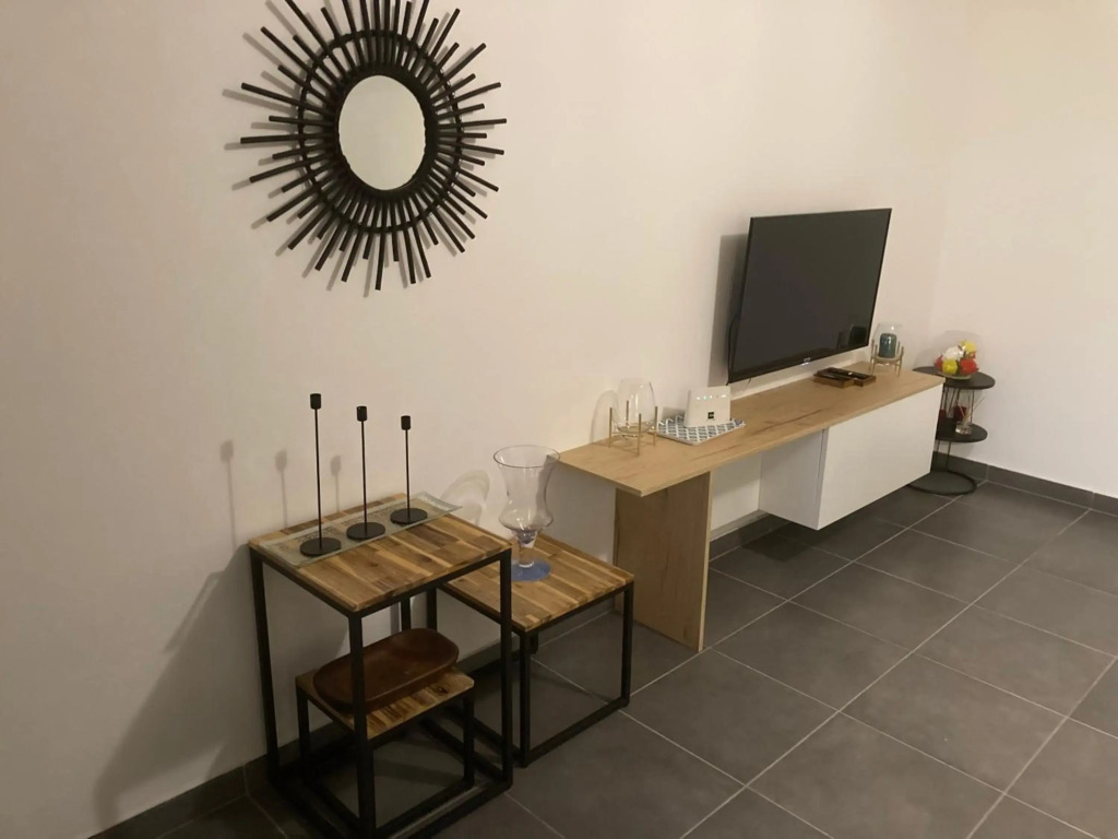 Standing Residence Kumuhei