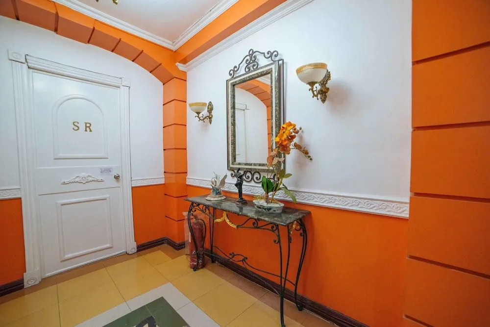 RedDoorz @ Fields Avenue Angeles City
