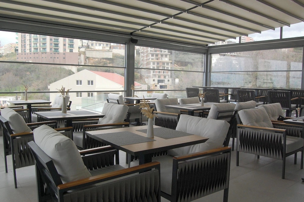 Ststus M apartments 180
