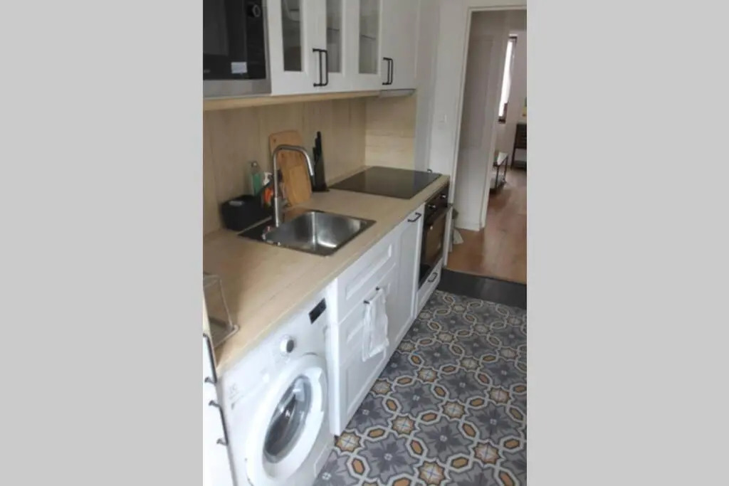 Nod Off in Neudorf! Cozy 2 Beds Near the Tram