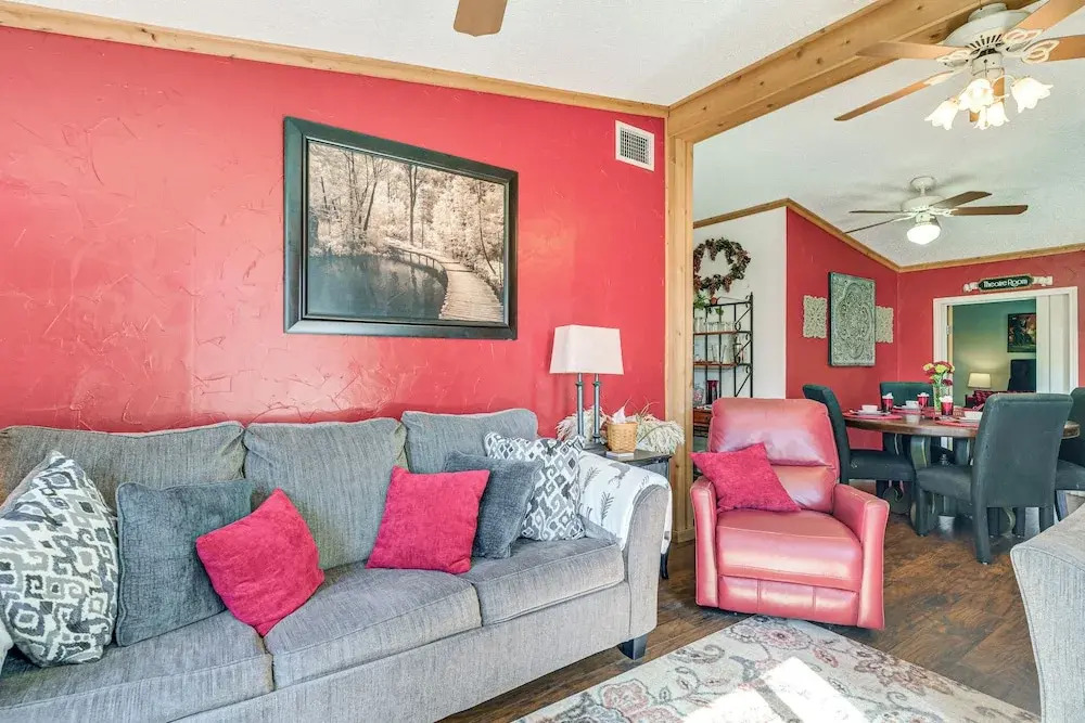 College Station Getaway w/ Hot Tub & Courtyard!