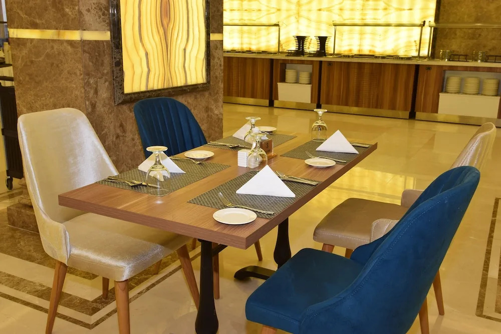 Salsabil Hotel by Warwick  Al Corniche
