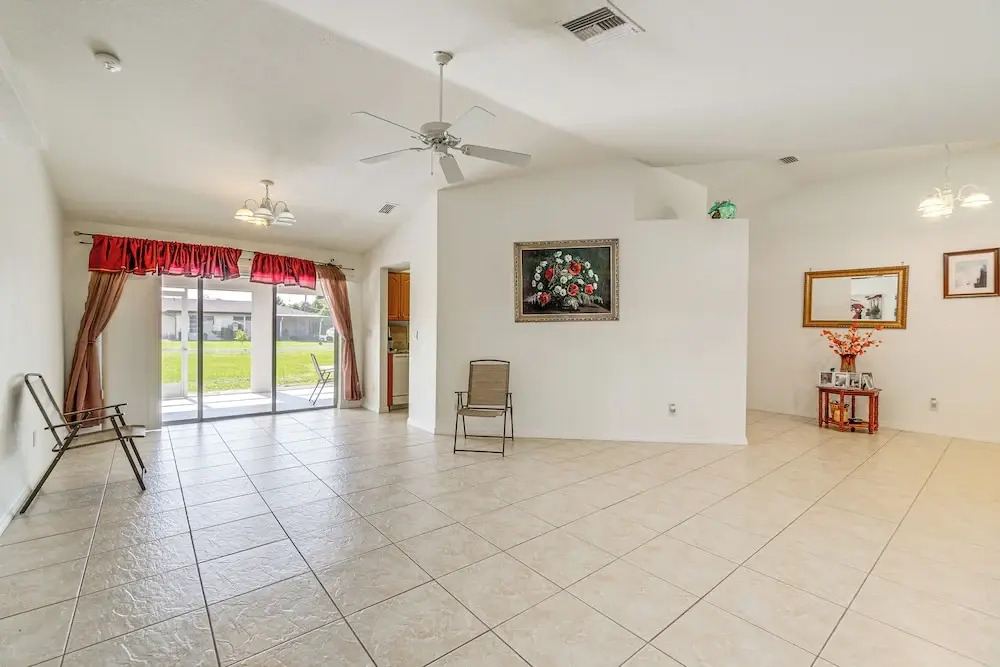 Port Charlotte Home ~ 3 Mi to Beach & Harbor!
