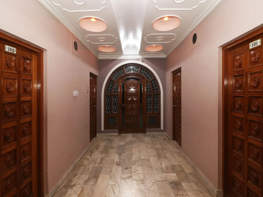 OYO 23721 Bd Guest House