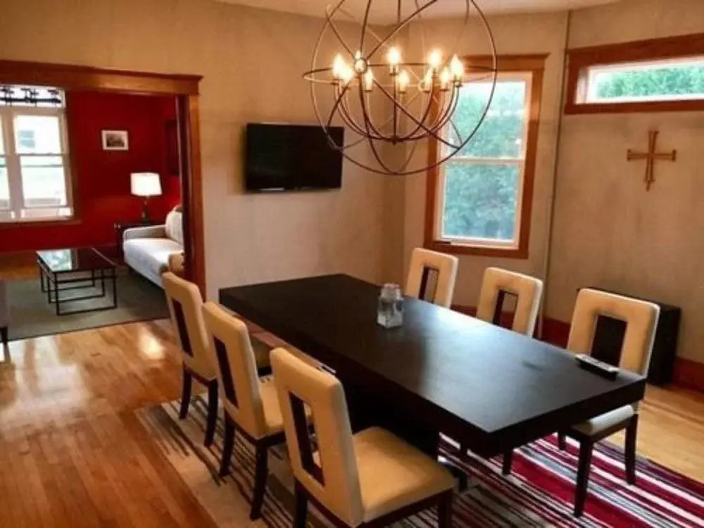 The Estates Bed & Breakfast