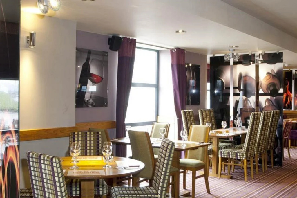 Premier Inn Glasgow Newton Mearns (M77 J4)