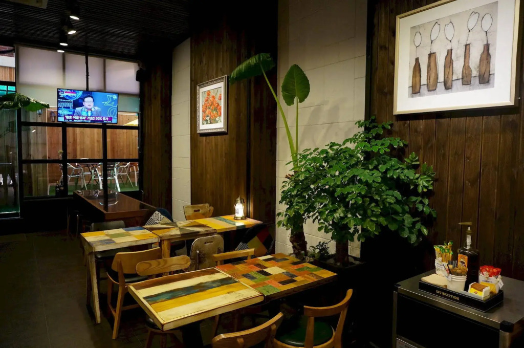 D Seven Suites