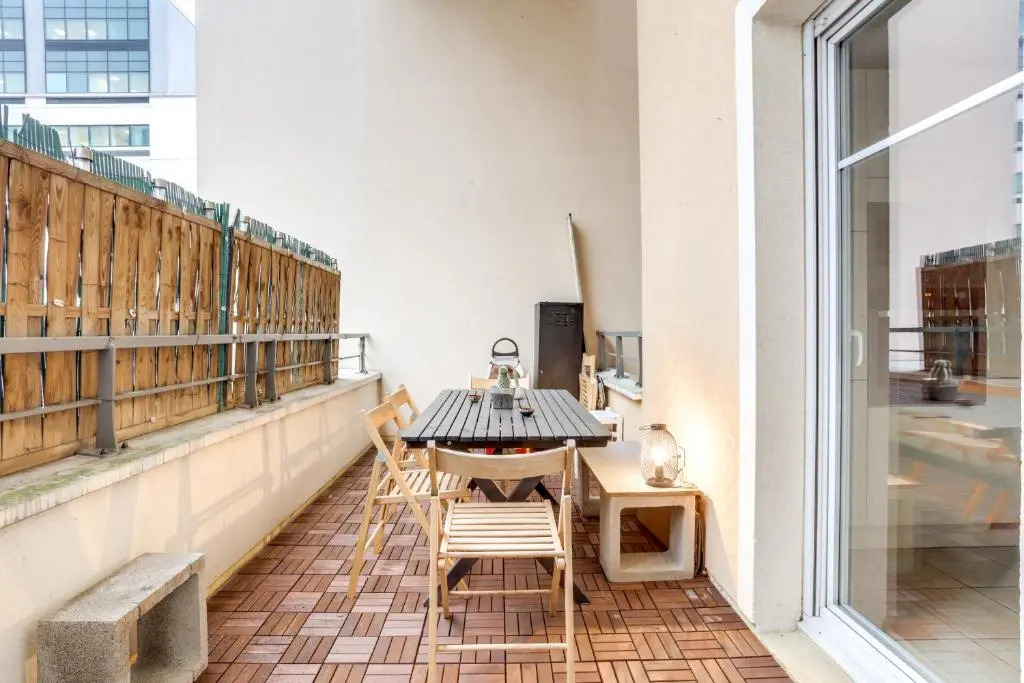 Chic apart with terrace and parking