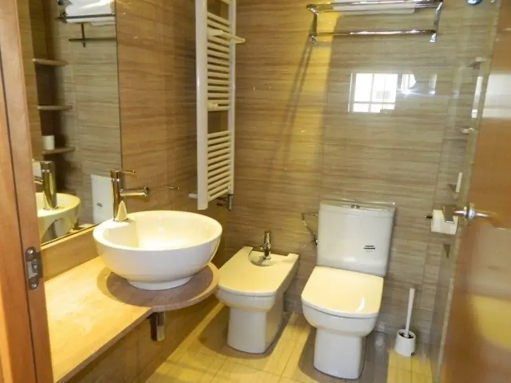 Hostal House