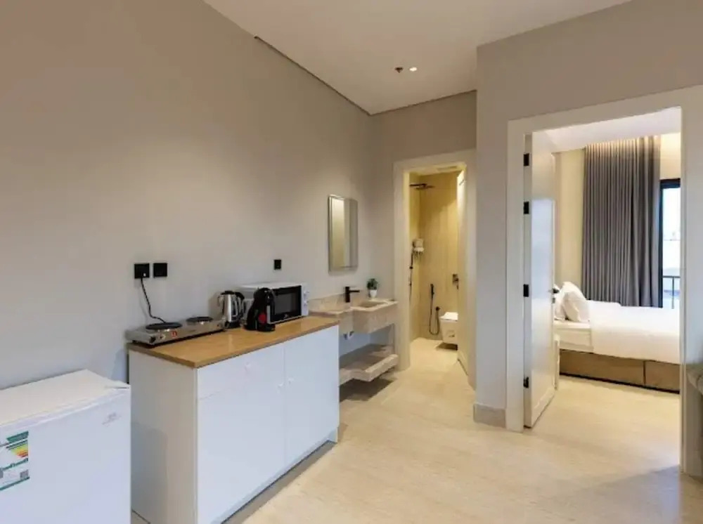 Trendy Apartment With Access to Shared Garden