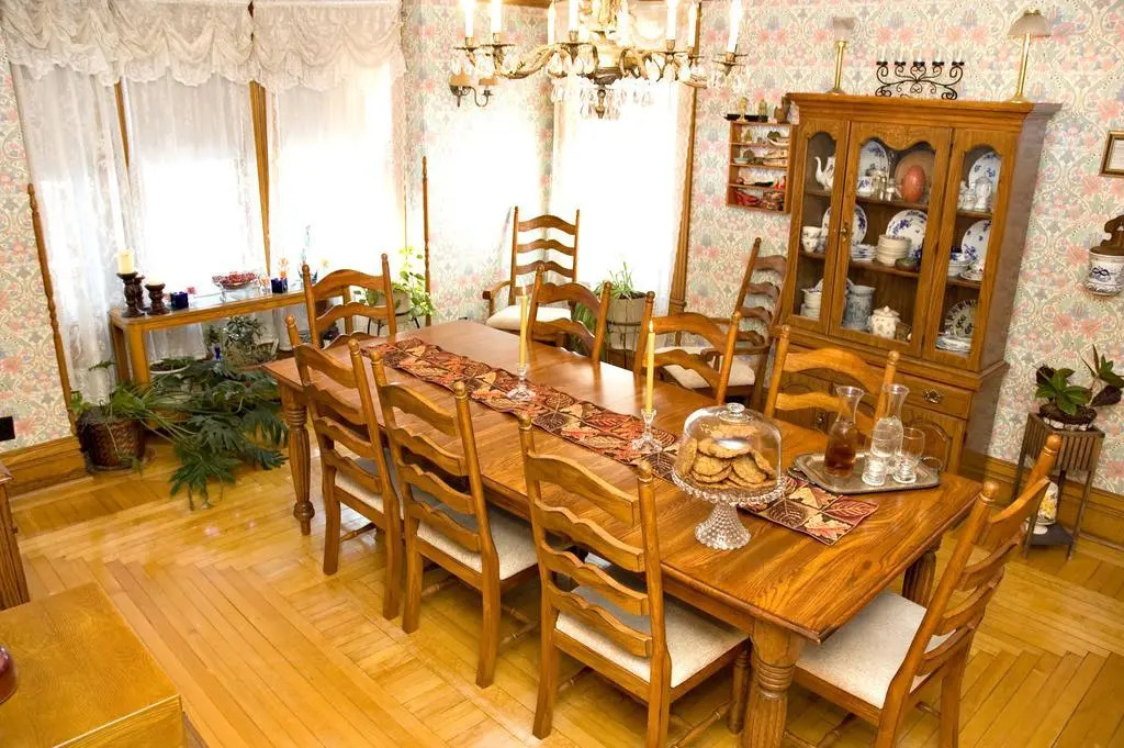 Lindsay House Bed and Breakfast
