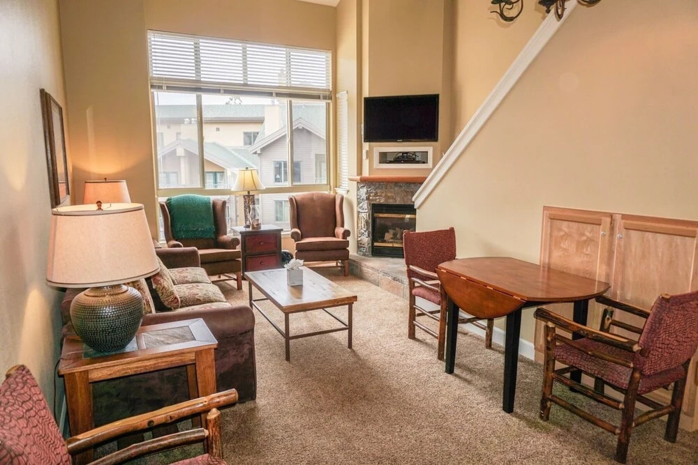 The Mountain Club #318 Village Plaza Studio Loft Suite - I condo