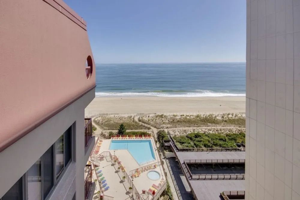Rainbow 1109 - 2 Br Condo