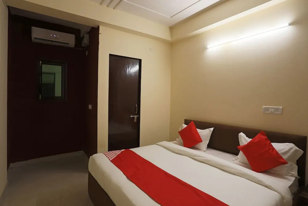 Hotel 2 Yaars by OYO Rooms