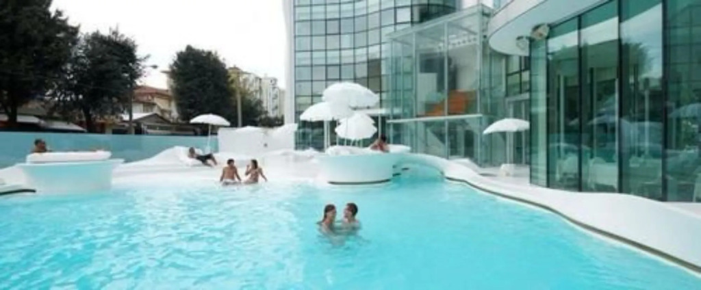 i-Suite Hotel