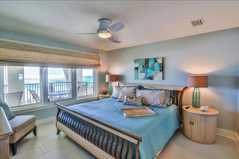 Villa Bianca 6 Bedroom Holiday Home by Five Star Properties