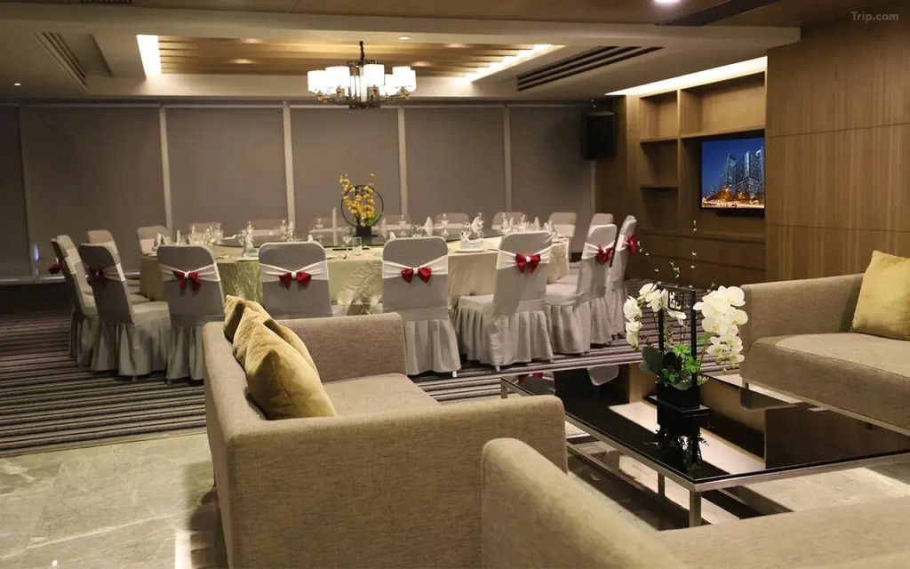 Отель Zhenyue Longbao Chengdu Taikoo Li Branch Chunxi Road
