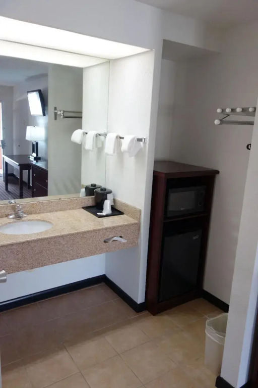 VIP Inn and Suites