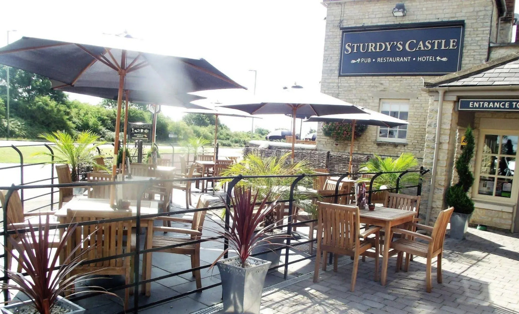 Sturdy`s Castle - Historic Coaching Inn near Blenheim Palace, Oxfordshire