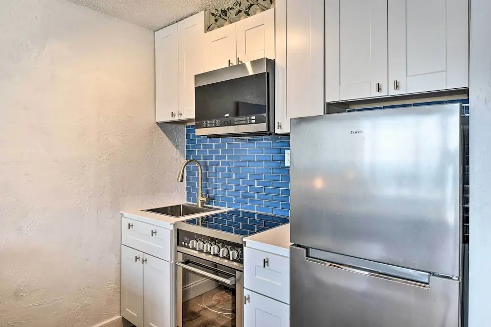 Oceanfront, Fourth-floor Condo on Daytona Beach!