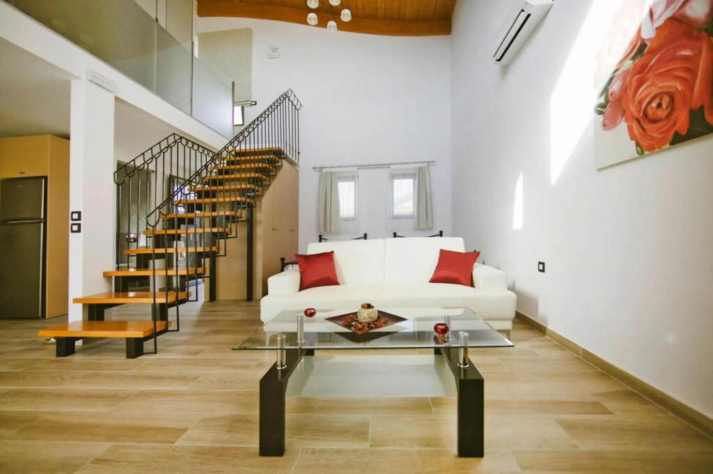 Semi-detached House With Private Pool