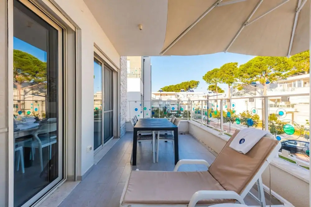 Expansive Apartment With Beach Access - Jasemin
