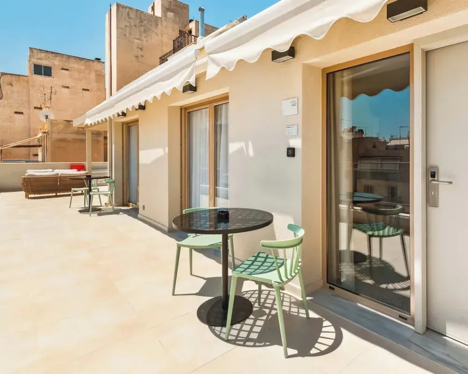 Limehome Piraeus Port