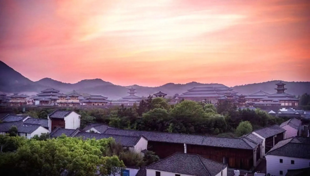 Hengdian Zhou Qin Hotel