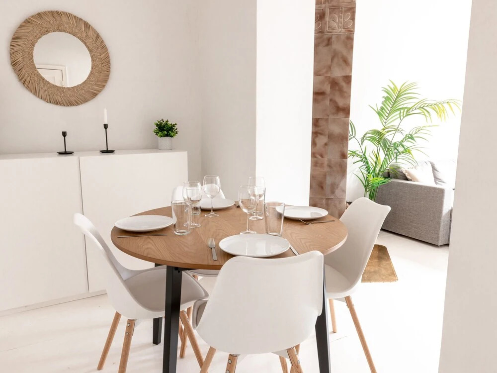 2ndhomes Deluxe 2BR Top Floor Apartment