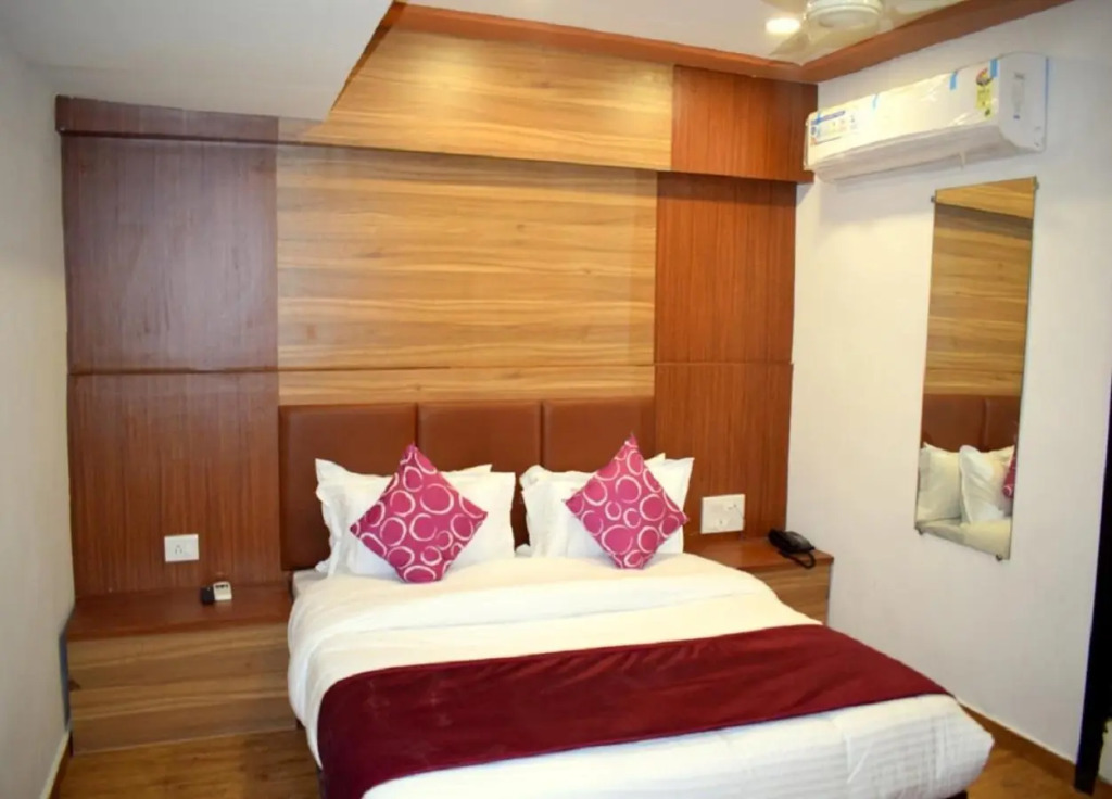Hotel Palak Palace