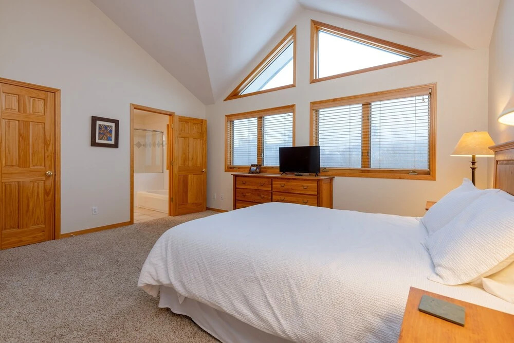 130 Meisel Drive 4 Bedroom Townhouse by RedAwning
