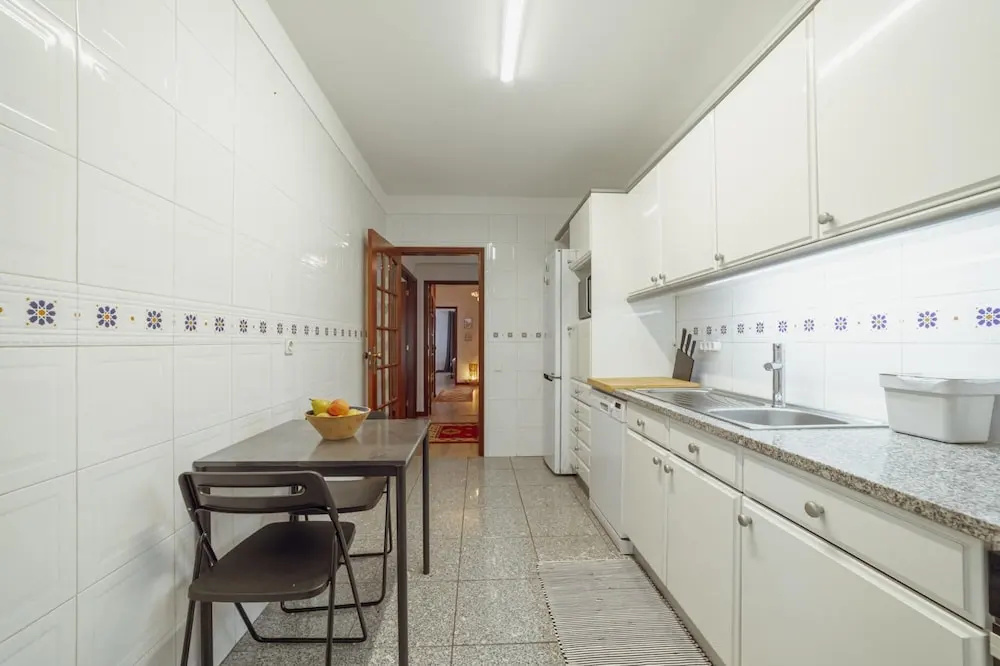 Matosinhos Center Premium Apartment by Vacationy