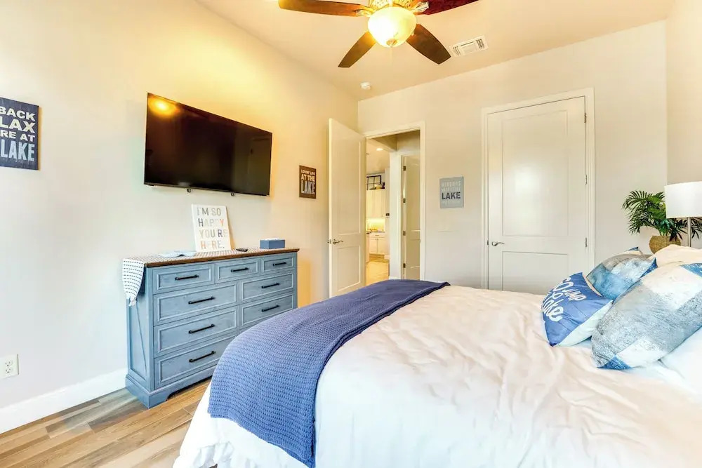 Luxe Waterfront Home w/ Boat Slip in New Braunfels