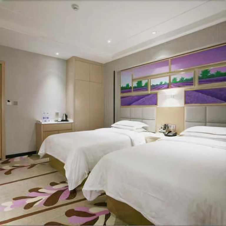 V9 Holiday Inn (Wuhan Wansongyuan Food Street)