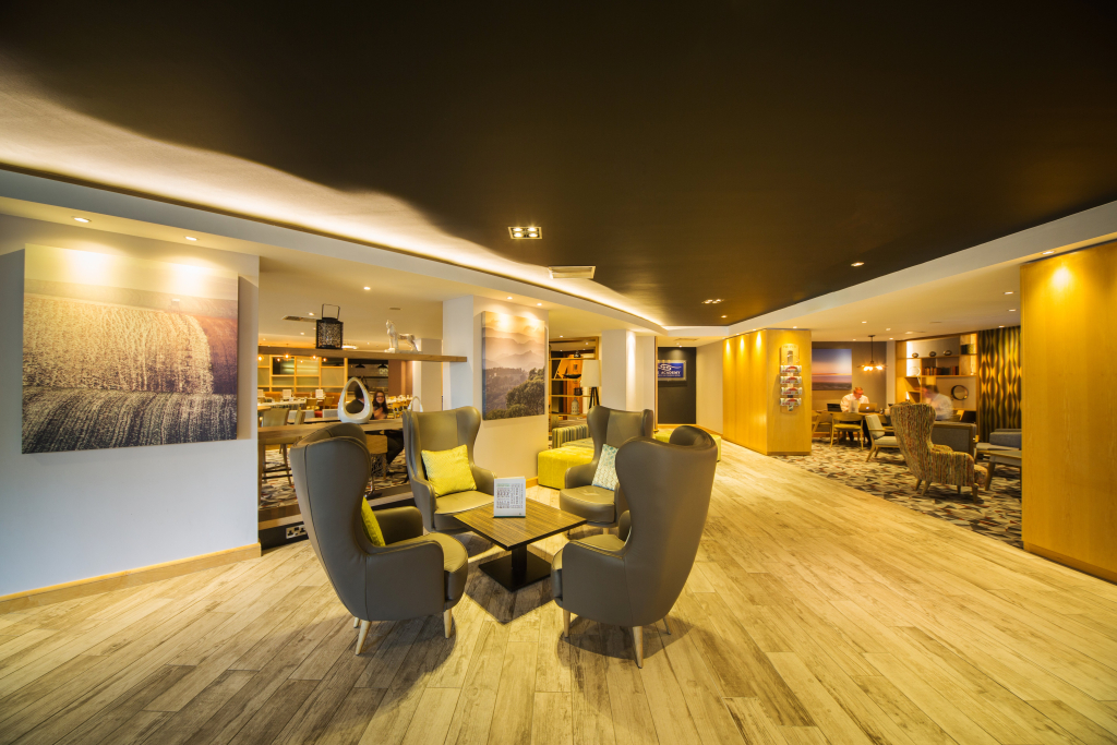 Holiday Inn Reading South M4 Jct 11 by IHG