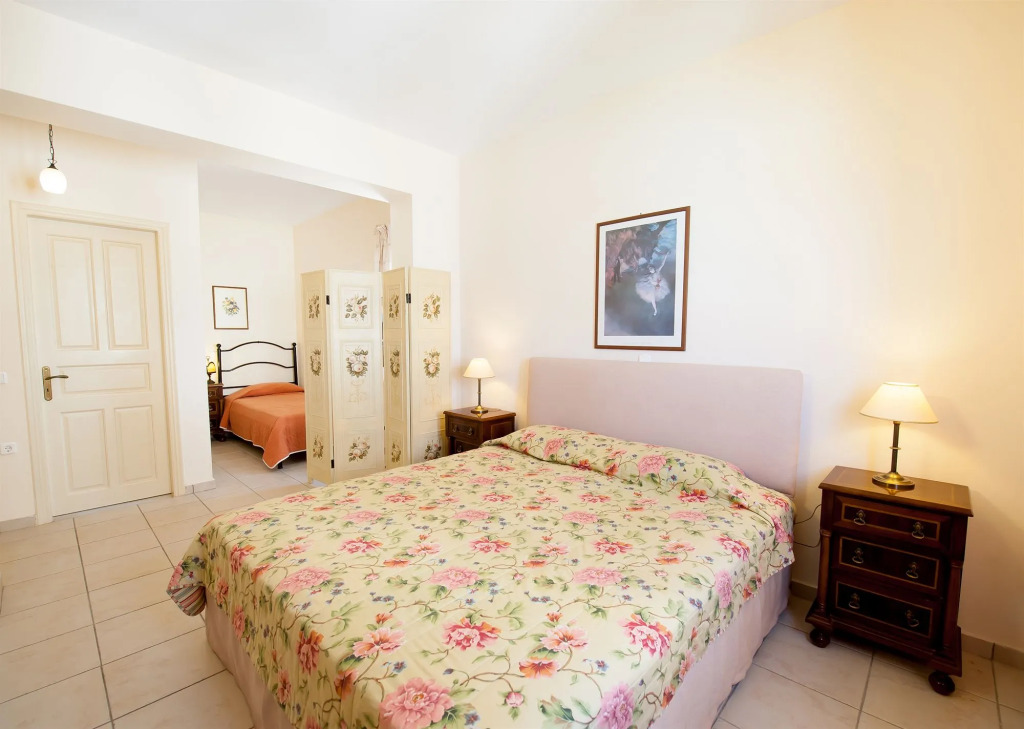 Erietta Aparthotel