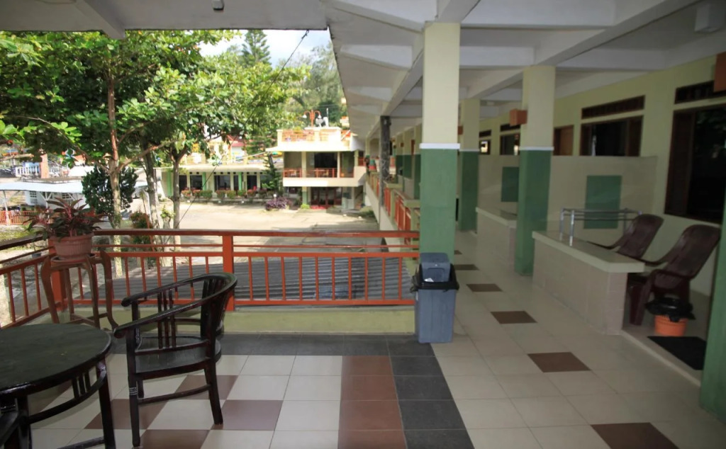 Pandu Lakeside Hotel Parapat