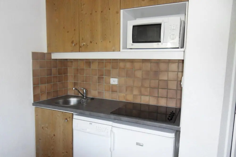 Belle Plagne 3 Roomed Apartment for 6 People on the Slopes And410