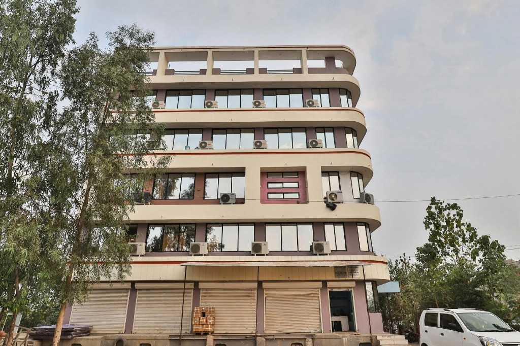 FabHotel Siddharth Inn - Nr Siddharth Bunglows